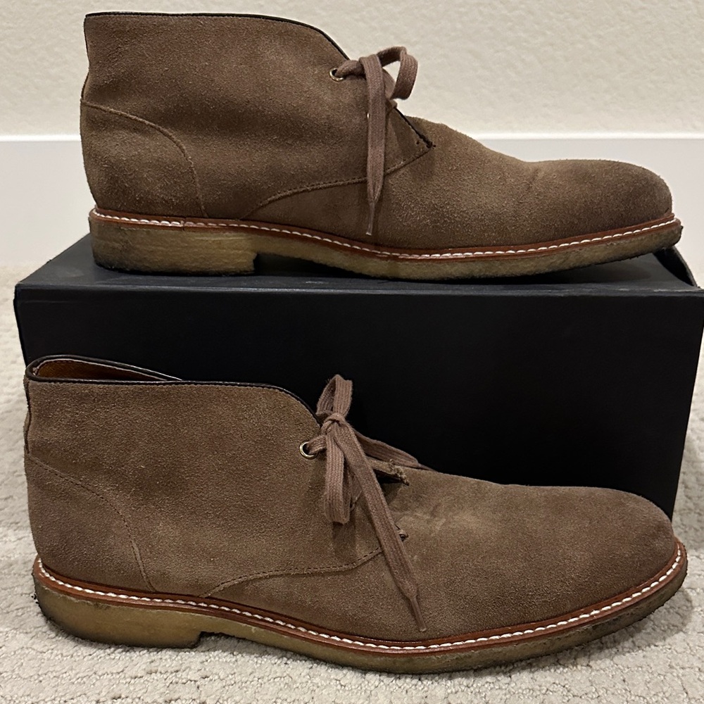 Elegant Brown Suede Chukka Boots